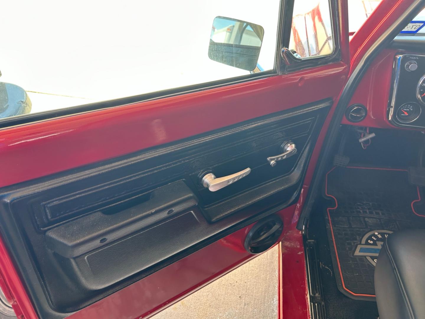 1972 Red Chevrolet C10 (CCE142A1201) , Automatic transmission, located at 1687 Business 35 S, New Braunfels, TX, 78130, (830) 625-7159, 29.655487, -98.051491 - 580 Horse Power - Photo#12